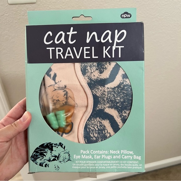 NIB Cat Nap Travel Kit with Neck Pillow, Eye Mask, Ear Plugs and Carry Bag - Picture 1 of 2